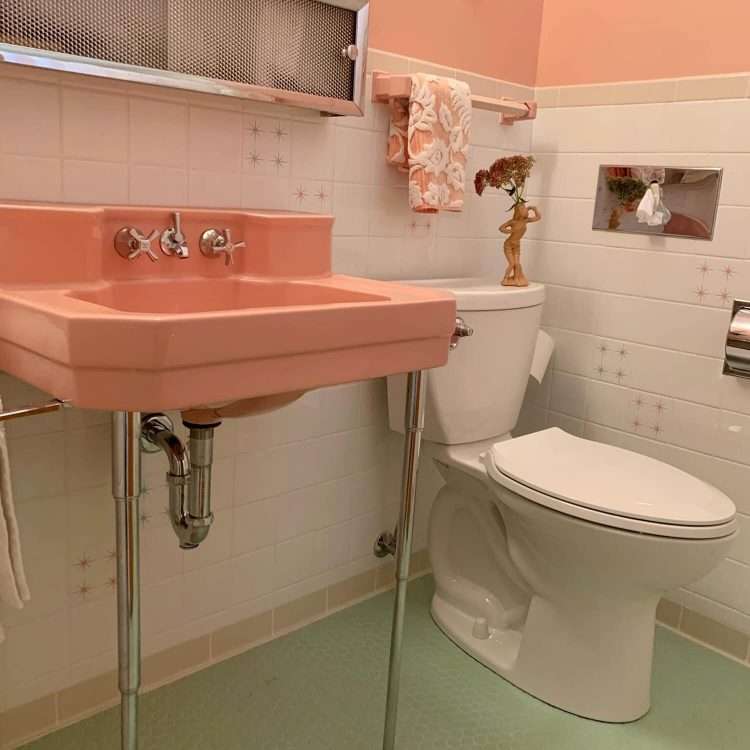 Private residence with two-color Four Star decorative ceramic wall tile in pink and seafoam.